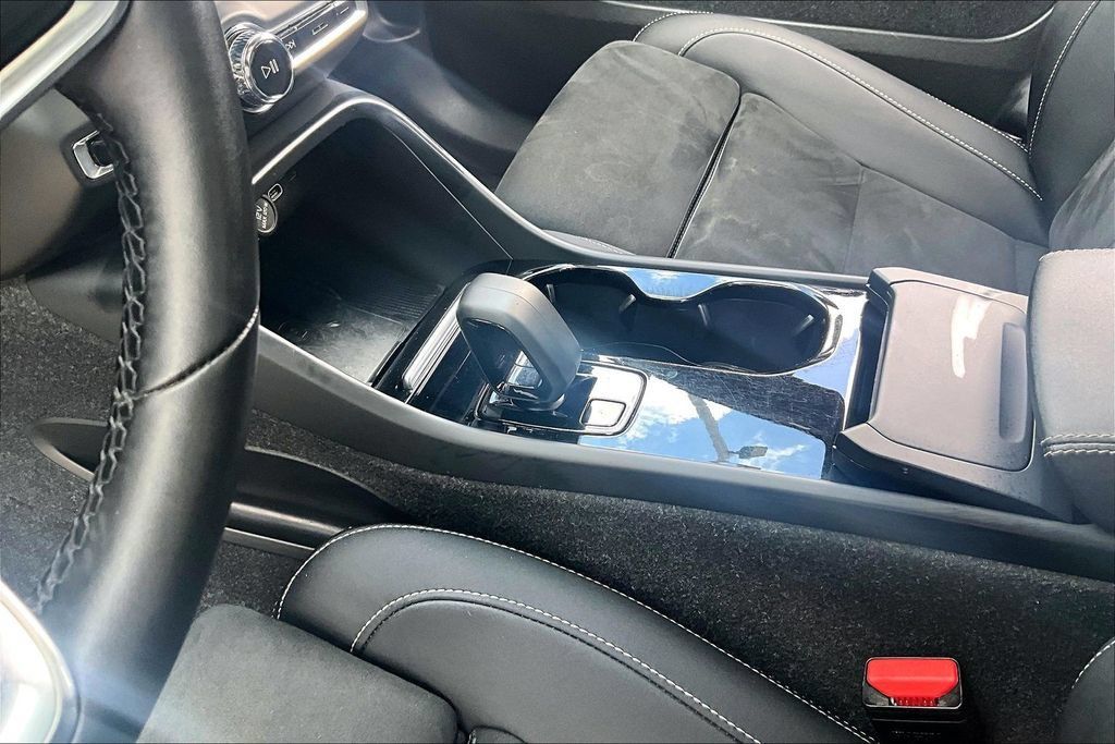 Certified 2023 Volvo C40 P8 Recharge Plus w/ Protection Package Premier AWD/4WD image 19