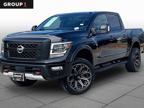 Used 2021 Nissan Titan PRO-4X w/ Pro-4x Convenience Package AWD/4WD image 1