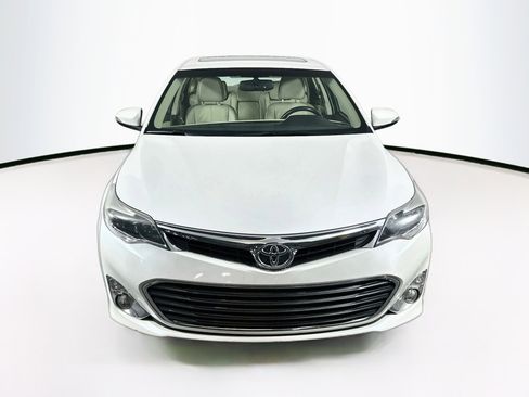 Used 2015 Toyota Avalon XLE Touring FWD image 2