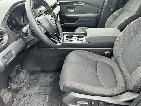 New 2026 Honda Pilot Sport image 7
