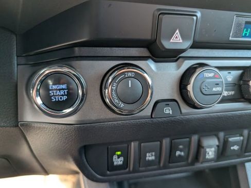 Used 2023 Toyota Tacoma TRD Sport w/ Technology Package image 4