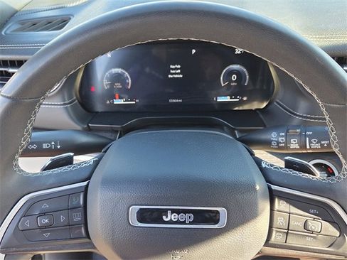 Used 2023 Jeep Grand Cherokee Limited image 21