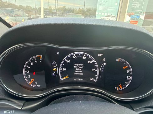 Used 2021 Jeep Grand Cherokee Laredo X AWD/4WD image 14