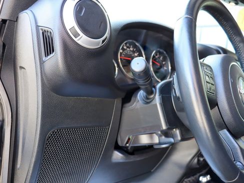 Used 2017 Jeep Wrangler Unlimited Sahara w/ Dual Top Group AWD/4WD image 25