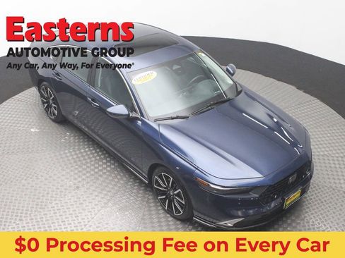 Used 2025 Honda Accord Touring image 3