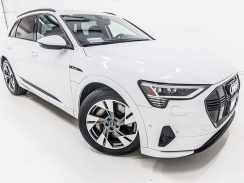 Used 2021 Audi e-tron Premium w/ Convenience Plus Package image 10