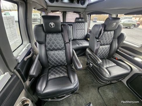 Used 2021 Chevrolet Express 2500 LS w/ Enhanced Convenience Package image 30