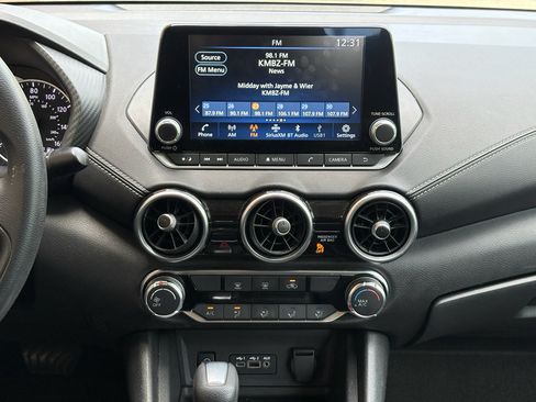 Used 2024 Nissan Sentra SV FWD image 15