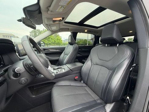 Certified 2023 INFINITI QX60 Luxe w/ Cargo Package AWD/4WD image 19