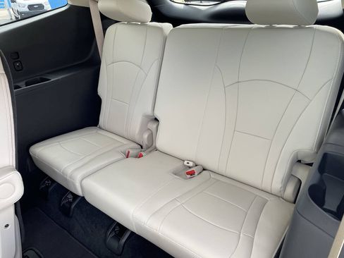 Used 2024 Buick Enclave Essence w/ Sound and Sites Package FWD image 5