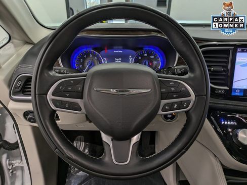 Used 2022 Chrysler Pacifica Limited image 20