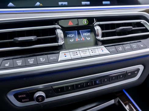 Used 2023 BMW X5 xDrive40i w/ Premium Package image 26