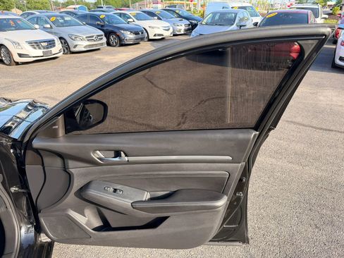 Used 2019 Nissan Altima 2.5 SV FWD image 19