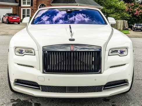 Used 2016 Rolls-Royce Dawn RWD image 21