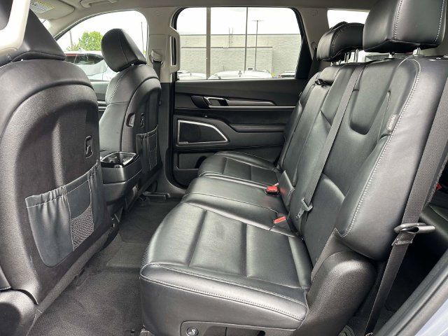 Used 2024 Kia Telluride LX FWD image 17