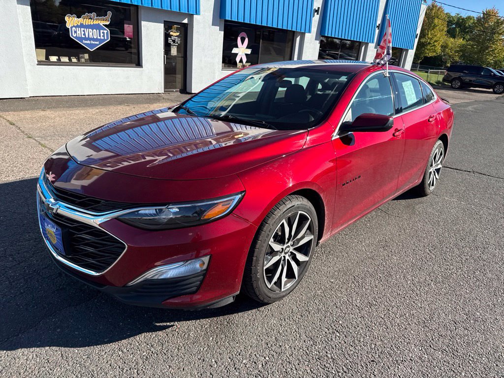 Used 2024 Chevrolet Malibu RS FWD image 2