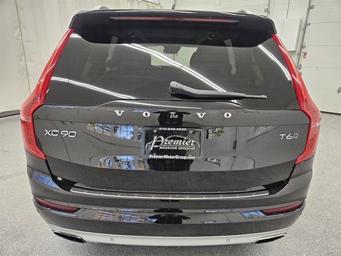 Used 2017 Volvo XC90 T6 Momentum w/ Vision Package image 6