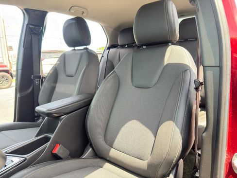 Used 2023 Buick Encore GX Preferred w/ Cold Weather Comfort Package AWD/4WD image 23