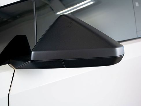 Used 2024 Tesla Cybertruck AWD Crew Cab image 18