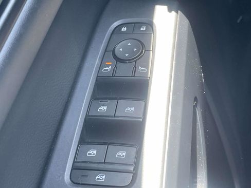 Used 2024 Nissan Pathfinder SV FWD image 24