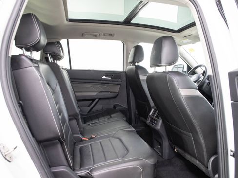 Used 2023 Volkswagen Atlas SEL AWD/4WD image 14