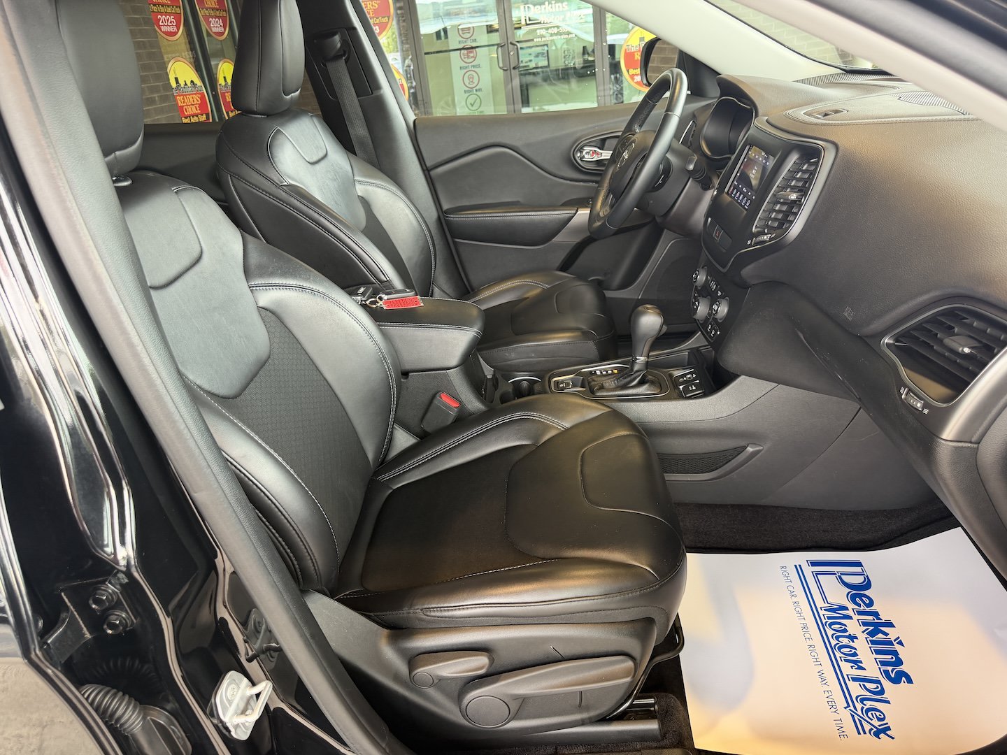 Used 2019 Jeep Cherokee Latitude Plus FWD image 25