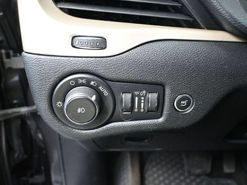 Used 2016 Jeep Cherokee Latitude w/ North All-Season Group AWD/4WD image 29
