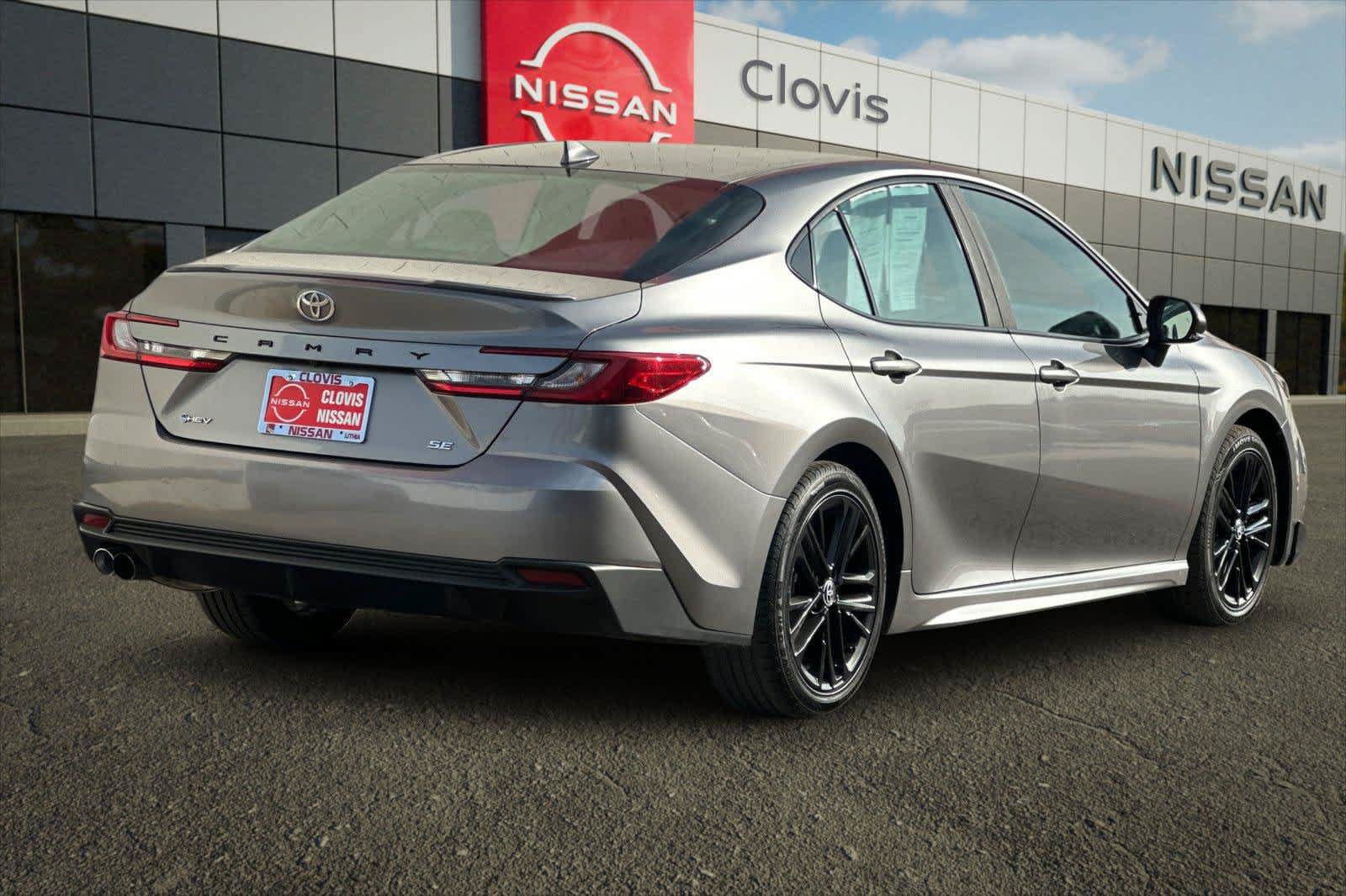 Used 2025 Toyota Camry SE FWD image 2