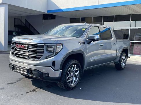 Used 2024 GMC Sierra 1500 SLT w/ SLT Premium Plus Package AWD/4WD image 7