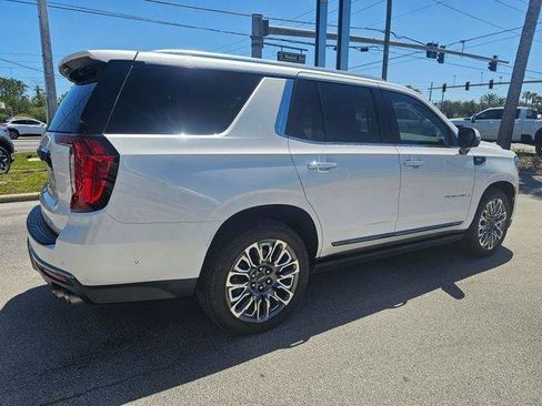 Used 2023 GMC Yukon Denali Ultimate AWD/4WD image 6