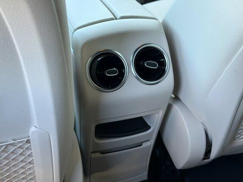 Used 2022 Mercedes-Benz GLB 250 image 16