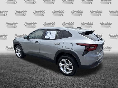 Used 2026 Chevrolet Trax LS w/ LS Convenience Package FWD image 8