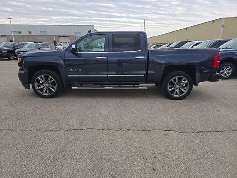 Used 2018 Chevrolet Silverado 1500 LTZ Z71 w/ Centennial Edition AWD/4WD image 3