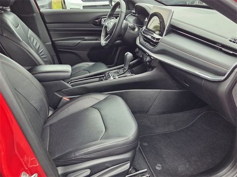 Used 2022 Jeep Compass Limited image 13