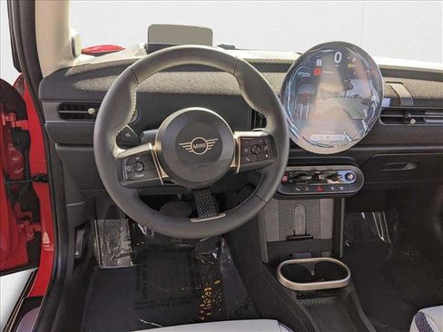 Used 2025 MINI Cooper 2-Door Hardtop image 15