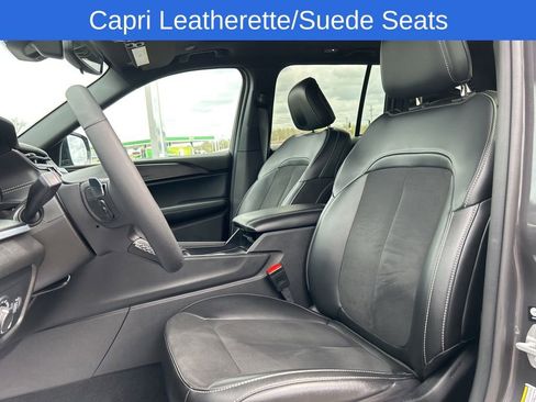 Used 2024 Jeep Grand Cherokee Altitude image 10