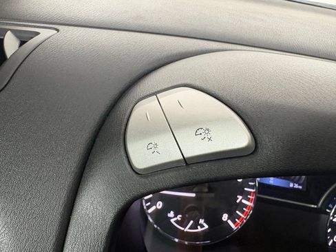 Used 2019 Nissan Pathfinder SL FWD image 24