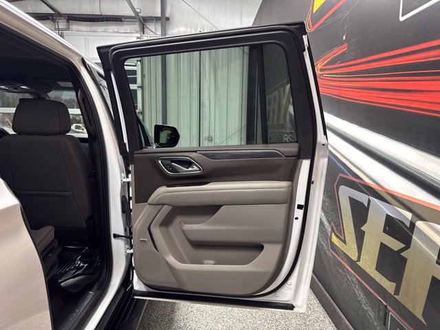 Used 2022 GMC Yukon XL SLT AWD/4WD image 25