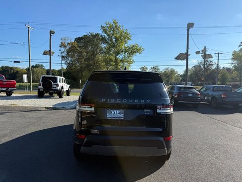 Used 2020 Land Rover Discovery SE image 6