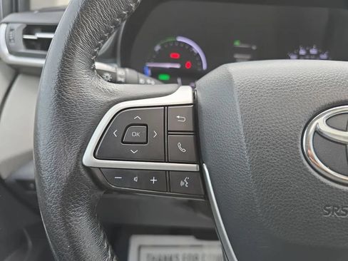 Used 2021 Toyota Sienna XLE FWD image 23