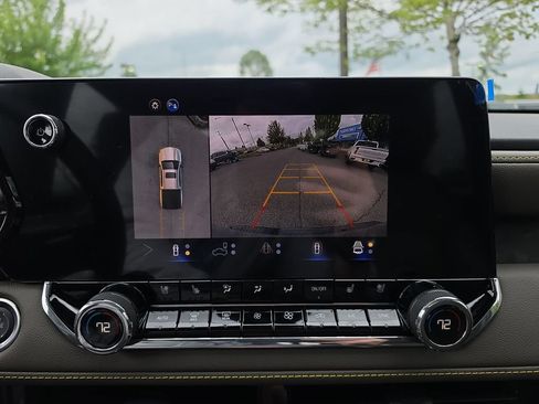New 2026 Chevrolet Colorado ZR2 w/ Technology Package AWD/4WD image 16