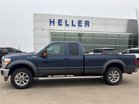 Used 2015 Ford F250 Lariat w/ Lariat Interior Package image 3