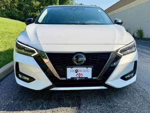 Used 2023 Nissan Sentra SR w/ SR Premium Package FWD image 4