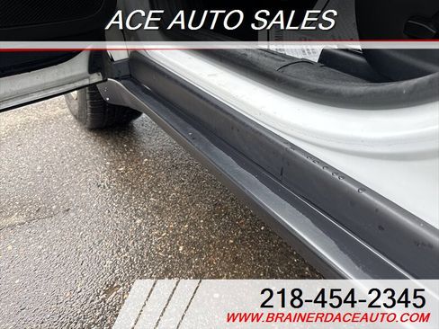 Used 2019 Jeep Cherokee Trailhawk w/ Cold Weather Group image 5