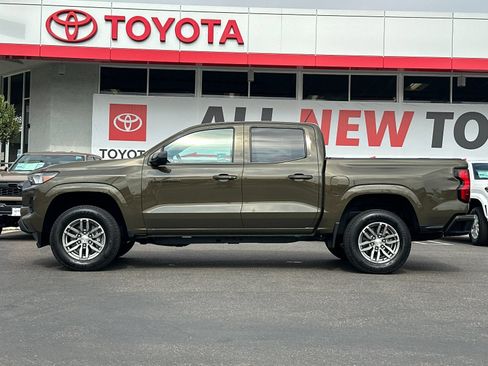 Used 2024 Chevrolet Colorado LT w/ LT Convenience Package RWD image 2
