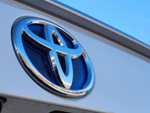 Used 2019 Toyota RAV4 XSE image 31