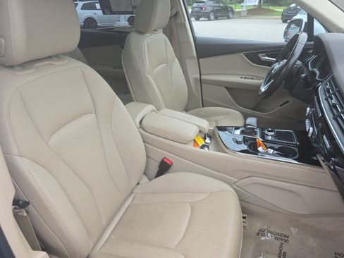 Used 2019 Audi Q7 3.0T Prestige w/ Prestige Package AWD/4WD image 10