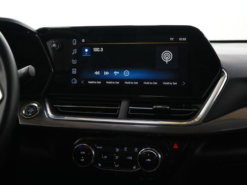 Used 2024 Chevrolet Trax ACTIV FWD image 15