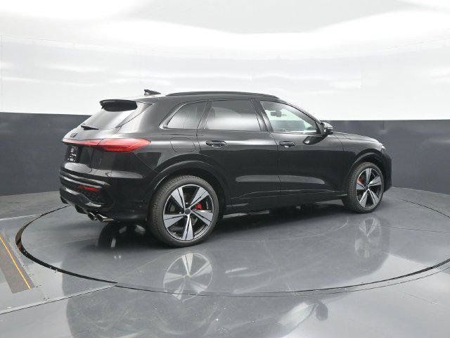 New 2026 Audi SQ5 Prestige AWD/4WD image 7