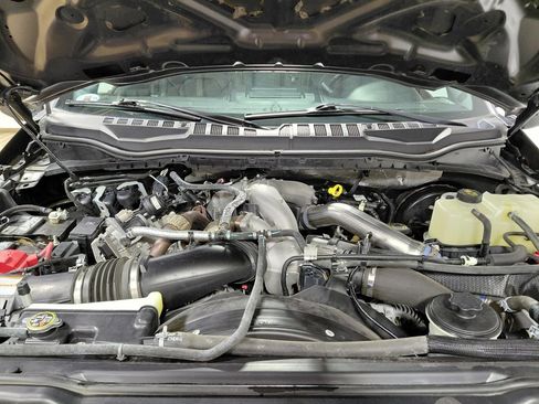 Used 2021 Ford F350 Platinum w/ Tremor Off-Road Package image 18